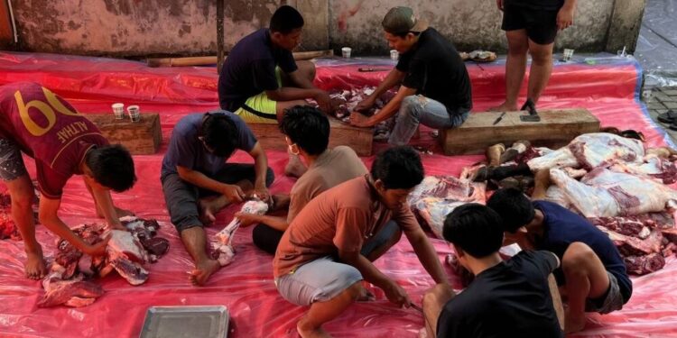 PAC Ketileng, Cilegon, Banten, melaksanakan kurban pada Jumat (6/6). Foto: LINES.
