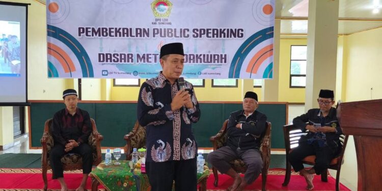 DPD LDII Kabupaten Sumedang bekerja sama dengan Kementerian Agama Kabupaten Sumedang menggelar kegiatan Pembekalan Public Speaking dan Dasar Metode Dakwah. Foto: LINES.