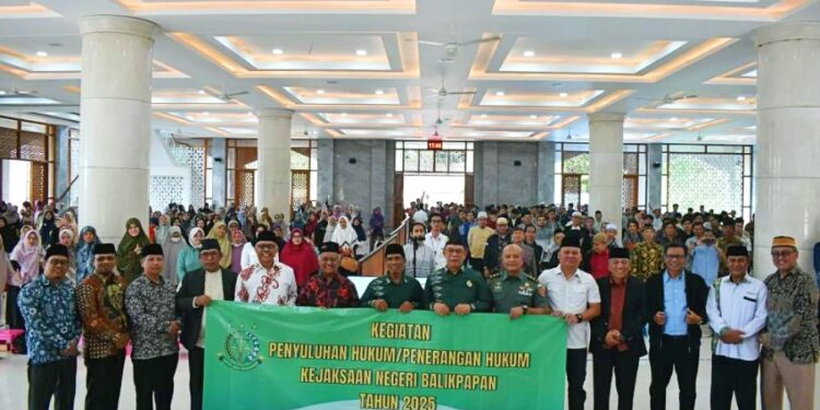 DPD LDII Kota Balikpapan menggelar Seminar Kebangsaan bertema “Konsistensi LDII Mewujudkan Nilai-Nilai Kebangsaan, Penguatan Karakter Pancasila di Era Digitalisasi”. Foto: LINES.