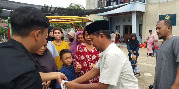 PC LDII Setu menggelar kegiatan Tebar Kurban di wilayah Cijengkol, Kecamatan Setu, Kabupaten Bekasi. Foto: LINES