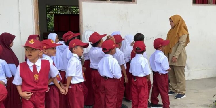 Yayasan Budi Utomo naungan DPD LDII Luwu, menggelar Masa Pengenalan Lingkungan Sekolah  tahun 2025 tingkat TK, SD dan SMP. Foto: LINES.
