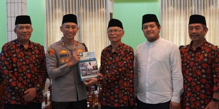 Pondok Pesantren (Ponpes) Wali Barokah menerima kunjungan Kapolres Kediri Kota, AKBP Anggi Saputra Ibrahim. Foto: LINES.