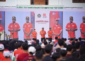 Bupati Nganjuk Apresiasi Ponpes Al Ubaidah Gelar Jalan Sehat Keluarga dan Bazar Meriahkan HUT ke-80 RI