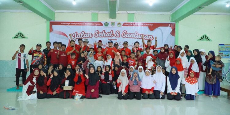 Lembaga Kesejahteraan Sosial (LKS) Nur Hasan dan LDII Sukoharjo menggelar Gerak Jalan Sehat di Sidorejo, Kecamatan Bendosari, Minggu, (10/8/2025). Foto: LINES