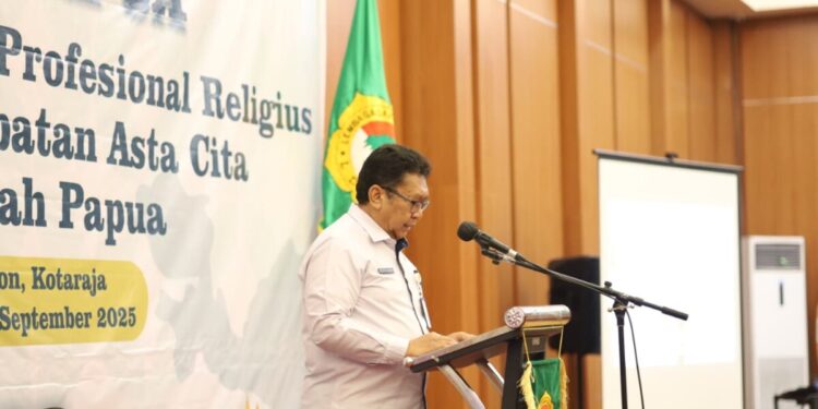 Asisten II Pemerintah Provinsi Papua bidang Perekonomian dan Pembangunan M.B. Setiyo Wahyudi mewakili Gubernur Papua hadir di Muswil LDII Papua. Foto: LINES.