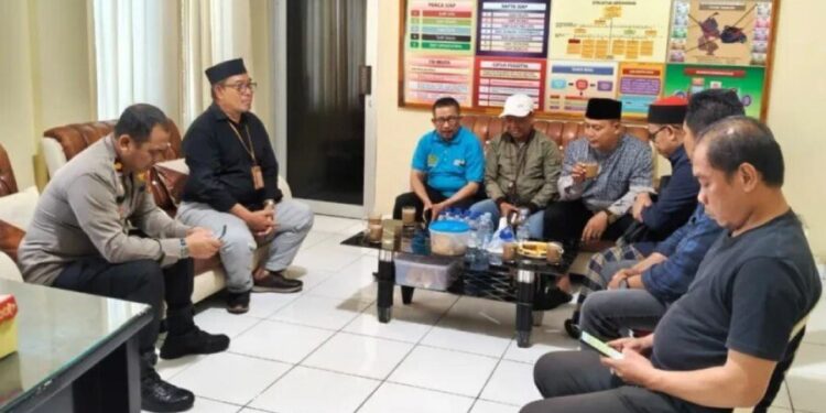 Ormas Islam dan institusi keagamaan di Kecamatan Tamalate yakni LDII, Majelis Dakwah Islamiyah (MDI) dan Kantor Urusan Agama (KUA) silaturahim ke Polsek Tamalate. Foto: LINES.