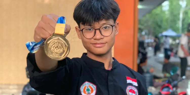 Muhamad Usman bin Affan, seorang santri berprestasi dari Pondok Pesantren (Ponpes) Gadingmangu. Foto: LINES