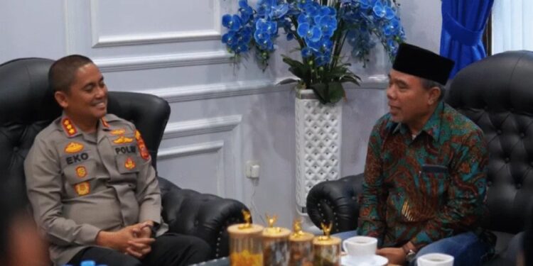 Kapolresta Bogor Kota Kombes Pol. Eko Prasetyo beserta jajaran menerima audiensi dari pengurus DPD LDII Kota Bogor. Foto: LINES.