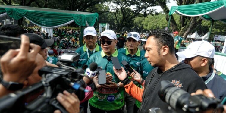 DPW LDII Jawa Barat menggelar 'Fun Walk Zero Waste 2025' di Balai Kota Bandung. Foto: LINES.