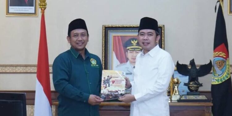 Jajaran Pengurus LDII Kabupaten Jember audiensi dengan Bupati Jember, Gus Fawaid. Foto: LINES.