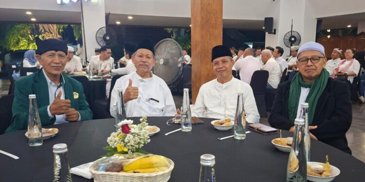 Ketua DPD LDII Banyuwangi, Astro Junaedi menghadiri acara Pengantar Alih Tugas dan Pisah Sambut Kapolresta Banyuwangi yang dilaksanakan di Pendopo Sabha Swagata Blambangan, Banyuwangi pada Jumat (9/1/2026). Foto: LINES