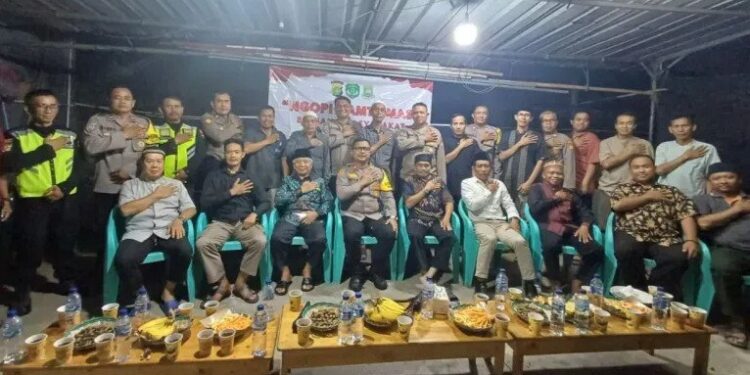 PC LDII Kecamatan Pinang menerima kunjungan silaturahim Kapolsek Pinang Iptu Adityo Wijanarko, beserta jajaran. Foto: LINES