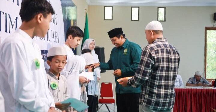 DPD LDII Kabupaten Jember menggelar santunan anak yatim dan dhuafa. Foto: LINES.