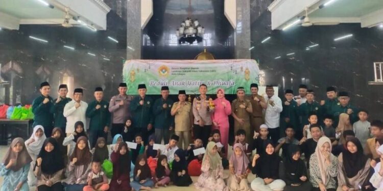DPD LDII Kota Cilegon menggelar santunan anak yatim dan dhuafa. Foto: LINES.