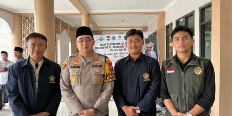 Pimpinan Cabang (PC) LDII Cikalong Wetan menghadiri kegiatan silaturahim halal bihalal yang diselenggarakan MUI Kecamatan Cikalong Wetan. Foto: LINES