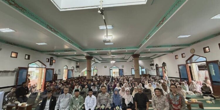 DPD LDII Kabupaten Bandung menggelar seminar bertajuk “Mengokohkan Generasi Muda Berakhlak Mulia”. Foto: LINES.