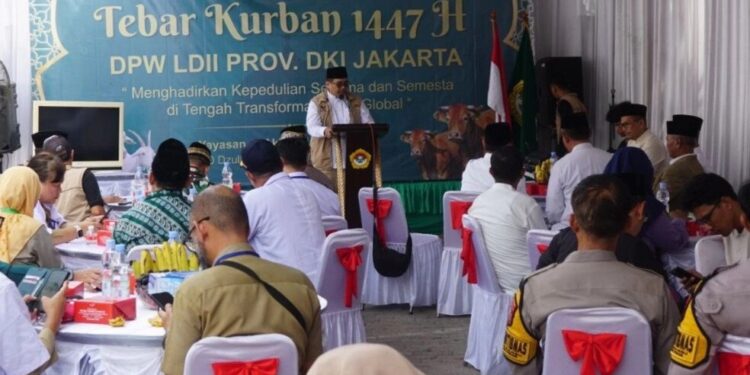 Kepala Dinas KPKP Provinsi DKI Jakarta mengapresiasi kegiatan yang digelar di Yayasan Al Akbar, Jakarta Utara pada Rabu, (27/5). Foto: LINES